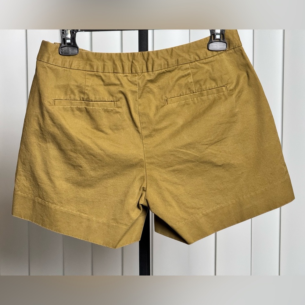 Banana Republic Women's Olive-Toned Button Front Shorts Size 4 - Picture 6 of 11
